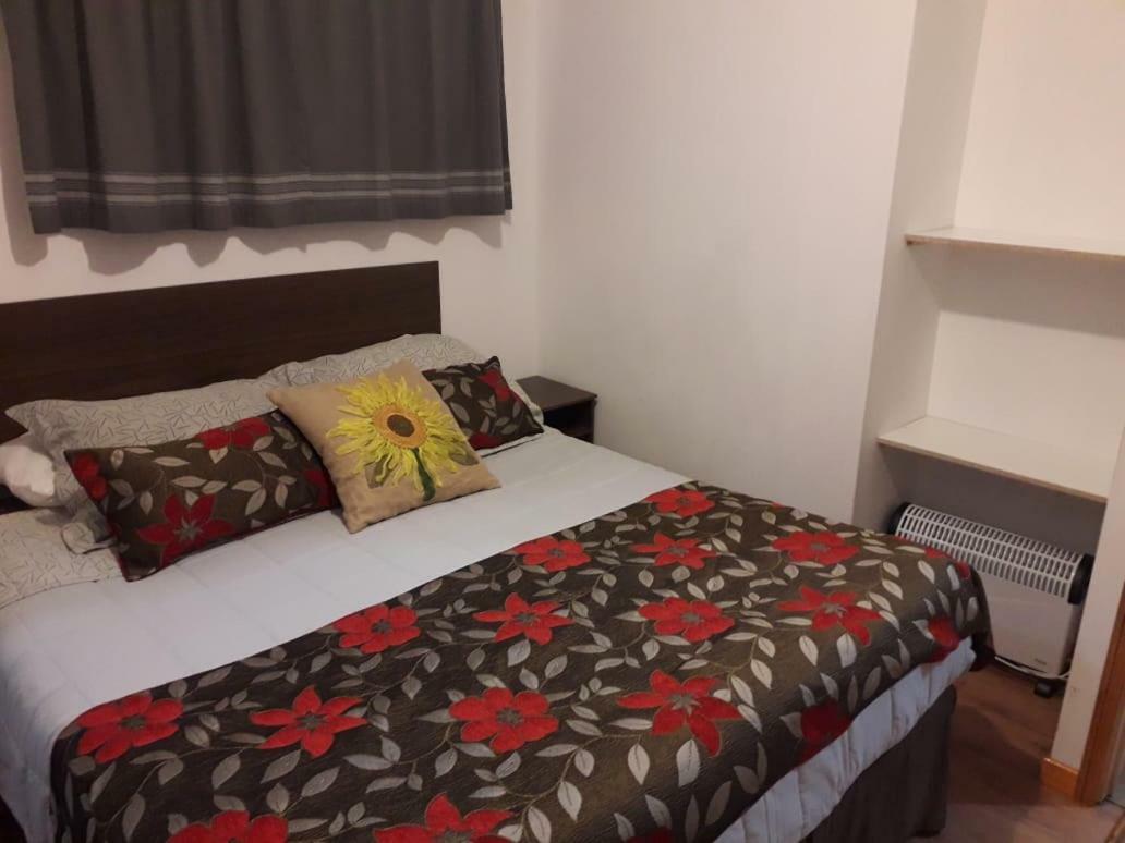 Hostal Girasoles, Empresas,Facturas Chillán Dış mekan fotoğraf